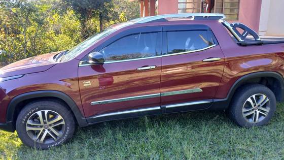 FIAT TORO 2.0 16V TURBO DIESEL VOLCANO 4WD AT9 FIAT TORO 2.0 16V TURBO DIESEL VOLCANO 4WD AT9